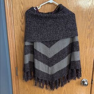 Bandolino purple  and Light Gray Chevron Poncho